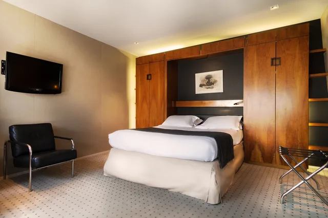 غرفة ثلاثية بسرير مزدوج مع أريكة، Hotel Chateaudun Opera 1/6
