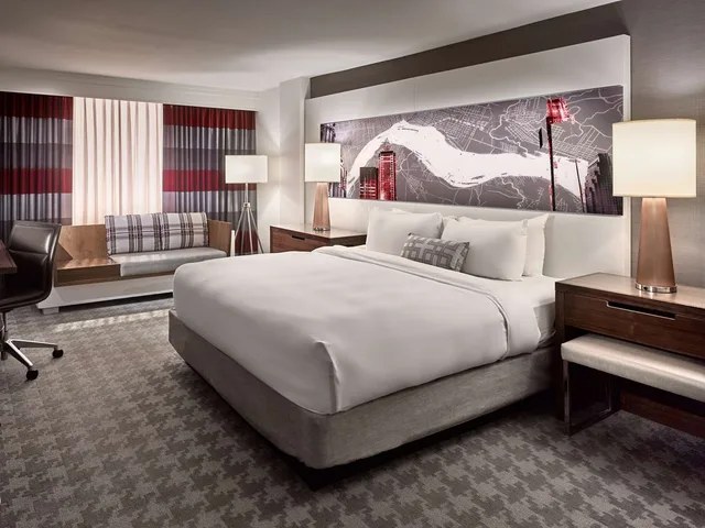 1 Bedroom, Premier, Suite, King Bed, Sofa, Sonesta Philadelphia Rittenhouse Square 1/2