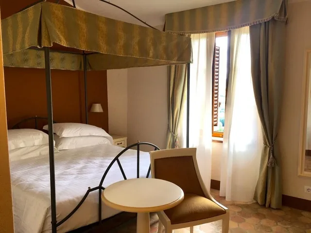غرفة قياسية بسرير مزدوج، VIlla San Lucchese 4/10