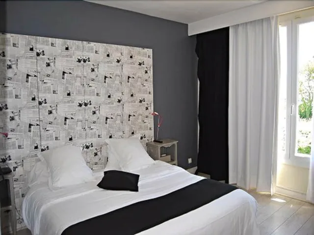 غرفة كومفورت بسرير كوين، LES AUBUNS COUNTRY HOTEL 1/5