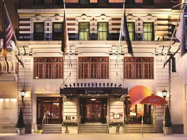جناح بغرفة نوم واحدة، The Iroquois New York 2/2