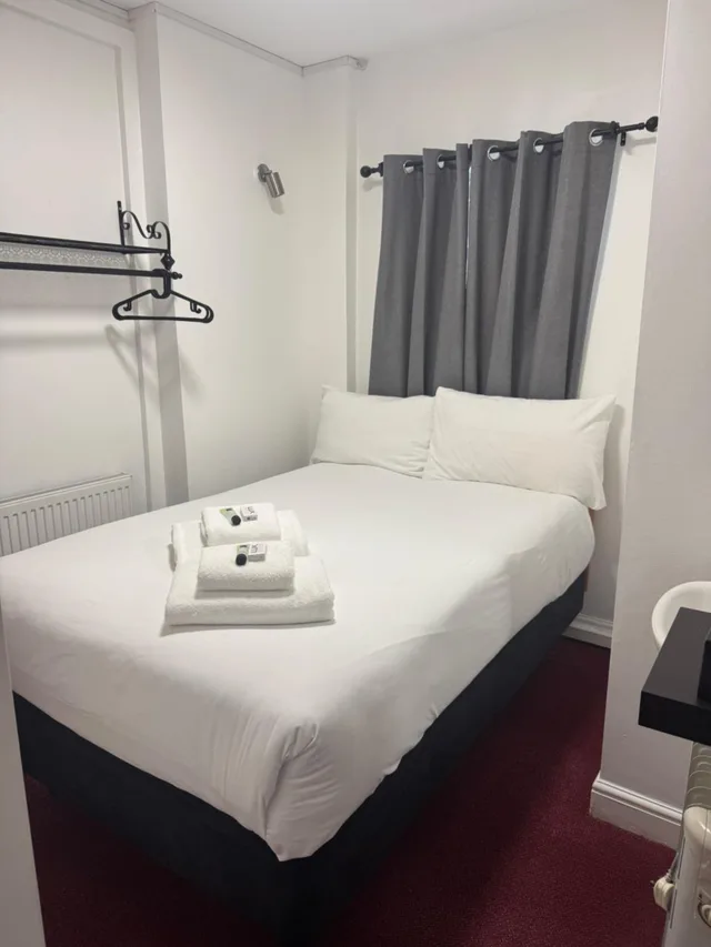 Room, Single, External Bathroom، Romany House Hotel 1/1