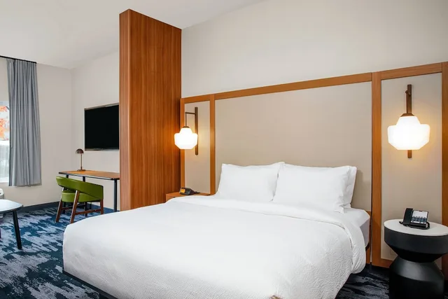 جناح استوديو بسرير كينج مع أريكة لذوي الإعاقة، Fairfield Inn & Suites by Marriott Harrisburg West/Mechanicsburg 2/3