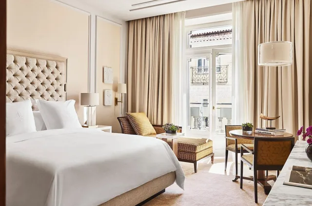 غرفة ديلوكس بشرفة، Four Seasons Hotel Madrid 1/5