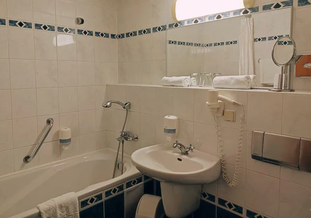 جناح عائلي، Pannonia Hotel 7/7