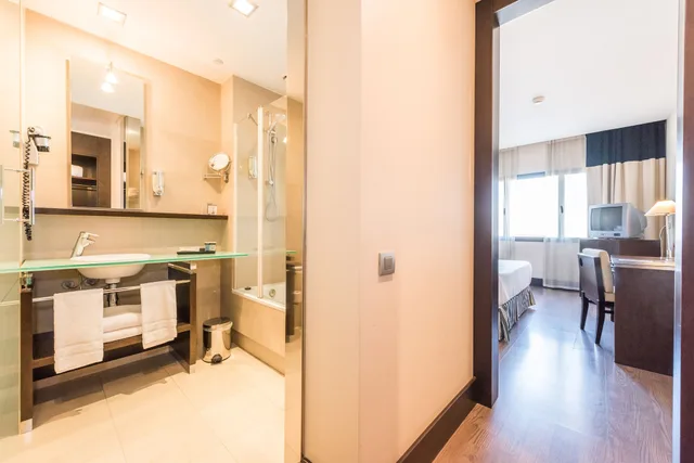 غرفة قياسية بسريرين منفصلين، Mercader Hotel 8/8