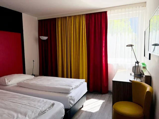 City, Double Bed, Garden View، Senator Hotel Vienna 2/7