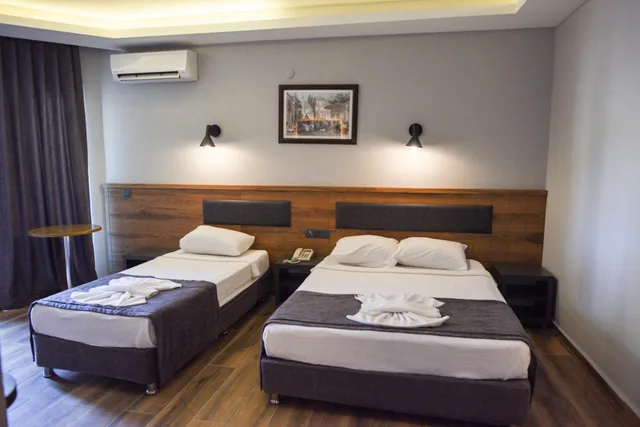 غرفة بسرير مزدوج أو سريرين منفصلين بإطلالة على المسبح، Kleopatra Fatih Hotel 3/10