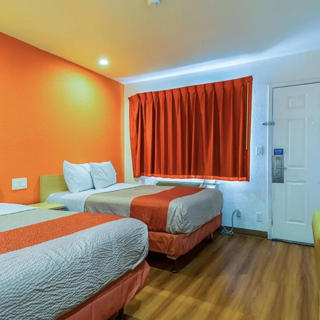 غرفة رباعية للمدخنين، Motel6 Bakersfield, CA - Airport 2/10
