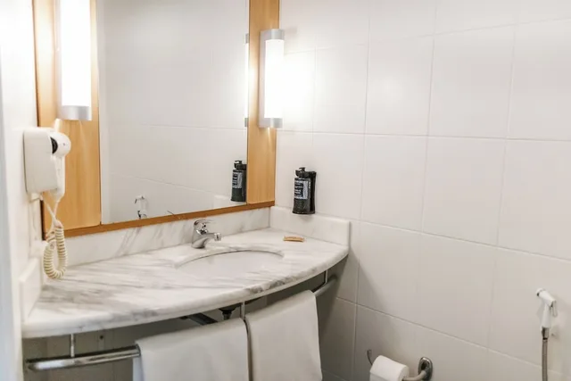 Superior, 1 Double and 1 Single Bed, Sao Jose Hotel 7/8