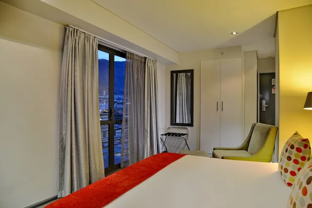 غرفة ديلوكس بسرير كينج بإطلالة على الجبل، Fountains Hotel 10/10