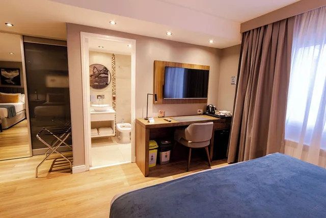 غرفة قياسية رباعية بسرير كوين وسريرين منفصلين، Alto Andino Hotel Formerly Alto Andino Urban Lodge 6/8