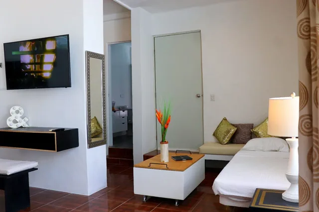 Junior Suite, 1 Single and 2 Double Beds, Terrace, Kitchenette، Casa Gem B&B 4/7