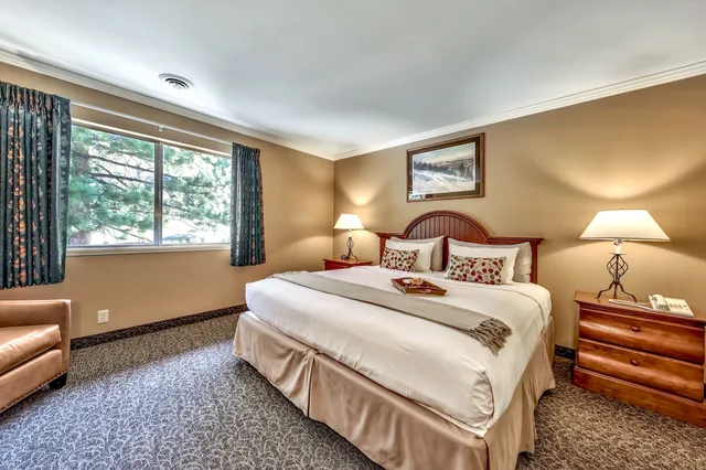 جناح ديلوكس بسرير كينج بغرفة نوم واحدة مع أريكة، Forest Suites Resort At Heavenly Village 2/6