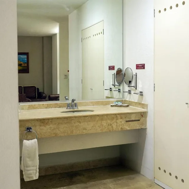 جناح جونيور بسرير كينج مع أريكة، Days Inn by Wyndham Tuxtepec 10/10