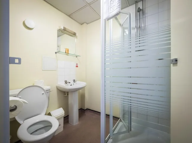 غرفة أساسية رباعية، LSE Bankside House 3/3