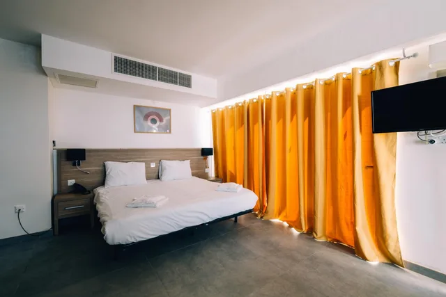 غرفة بسرير مزدوج أو سريرين منفصلين بإطلالة جزئية على البحر، Primera Hotel 8/10