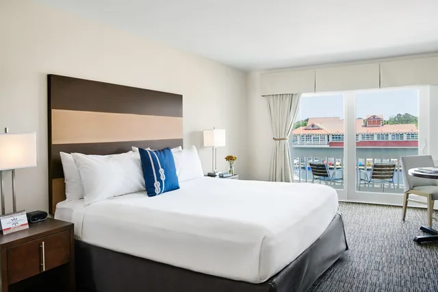Room, King Bed, Creek Side، Shem Creek Inn 1/3
