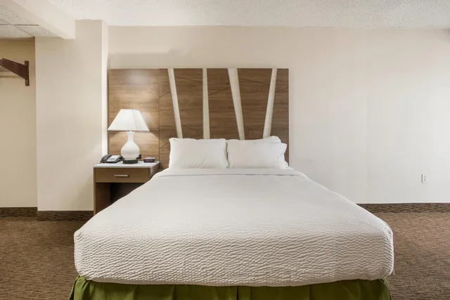 Deluxe, Queen Bed, Lateral Side Sea View، Americana Hotel Oceanfront 5/7