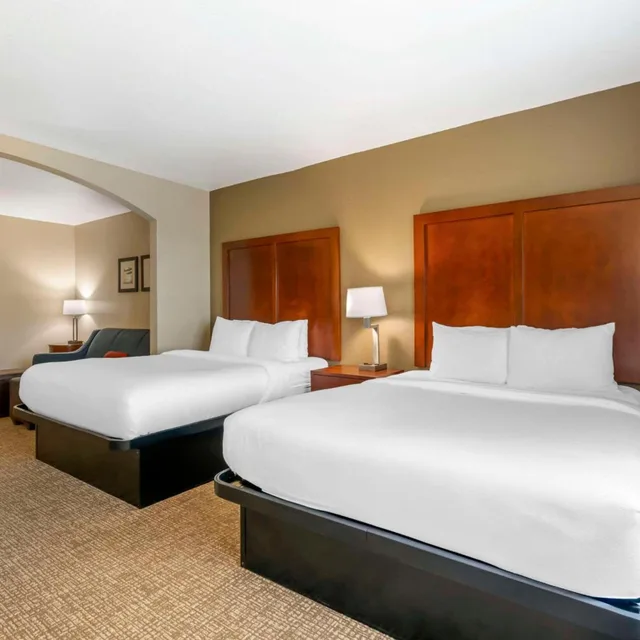 جناح بسرير كوين، Comfort Inn and Suites Tavares North 1/6