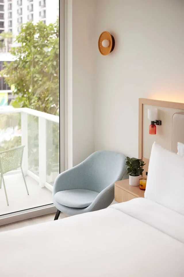 Room, King Bed, Balcony, Arlo Wynwood 3/7