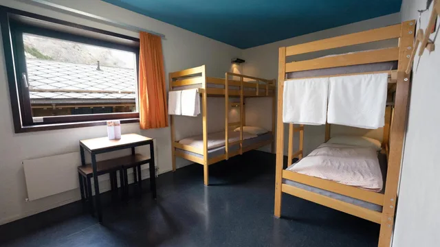 سكن مشترك مختلط بستة أسرّة، Youth Hostel Zermatt 1/5