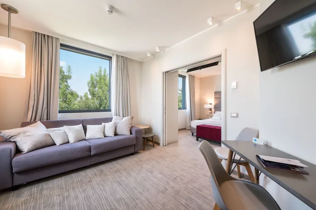 Deluxe, Suite, Double Bed, Sofa, Db Hotel Verona Airport And Congress 3/8