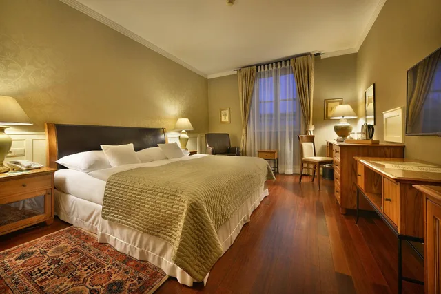 غرفة بريميوم بسرير مزدوج، Marrol S Hotel 7/9