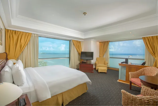 Executive Deluxe Ocean Front, Catalonia Santo Domingo 2/10