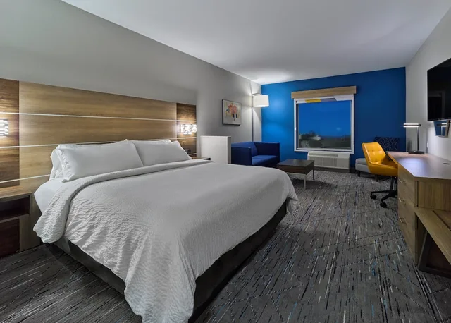Suite, King Bed, Sofa, Holiday Inn Express Huntsville Space Center 1/2
