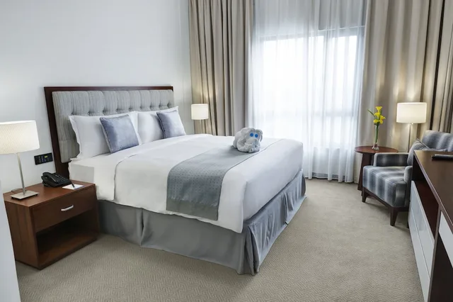 غرفة قياسية بسرير مزدوج، فندق قرية الريم(Al Reem Village Hotel) 1/2