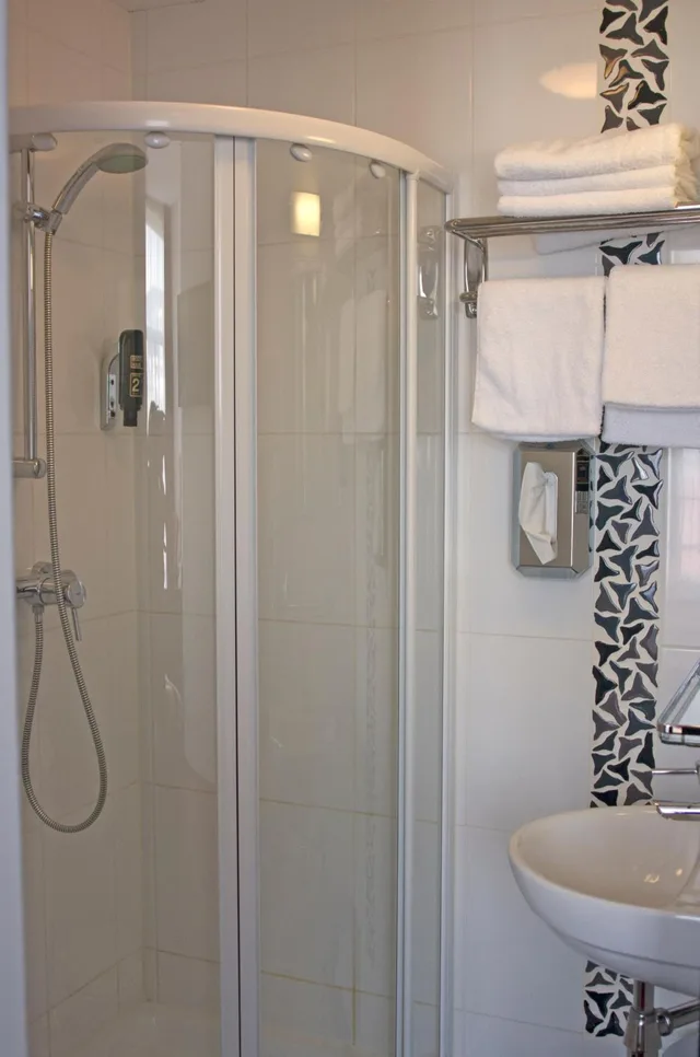Semi Basement, Budget, Double Bed، Hotel Allure 4/5