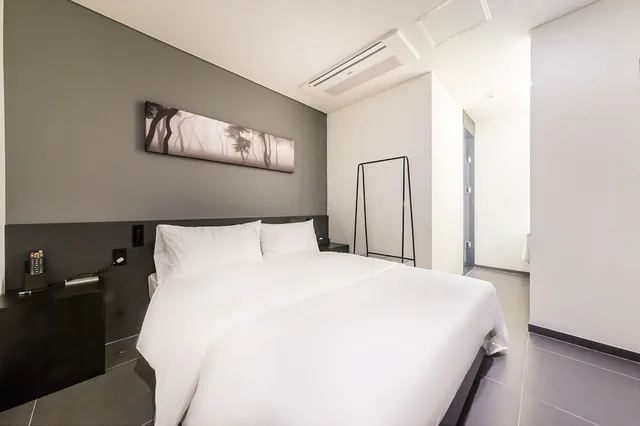 Party, Suite, 2 Queen Beds, No Parking، Pyeongtaek Stay Hotel 2/9