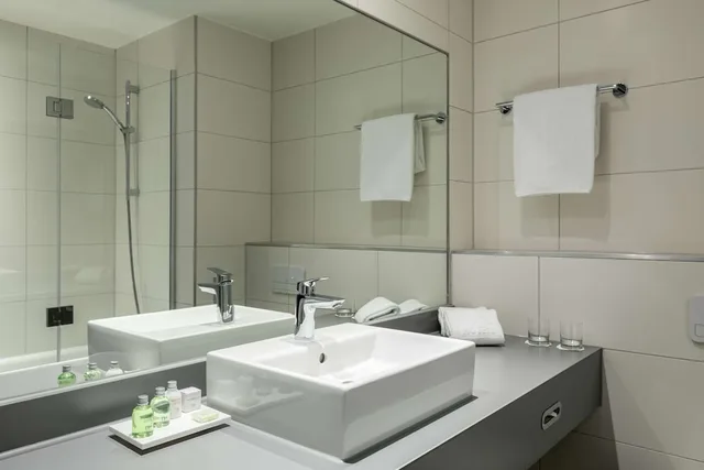 Superior, King Bed, Xl، NH Maastricht Hotel 2/2
