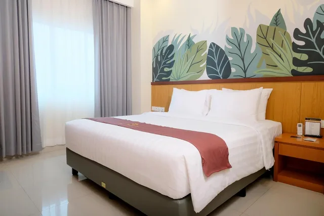 Deluxe, King Bed, Queen Bed, Azana Asia Hotel Cilacap 1/1