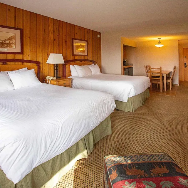 غرفة سوبيريور بسرير كوين، Fairmont Hot Springs Resort 5/6