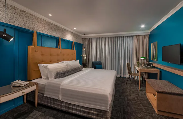 غرفة بسرير مزدوج في المبنى الرئيسي، Makati Palace Hotel 2/2
