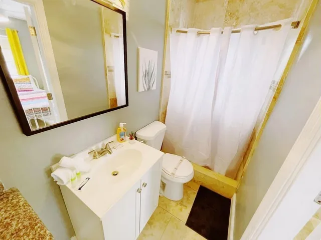 غرفة ديلوكس بسرير كوين بغرفة نوم واحدة مع أريكة بمطبخ، Sea Steps Suites 5/6