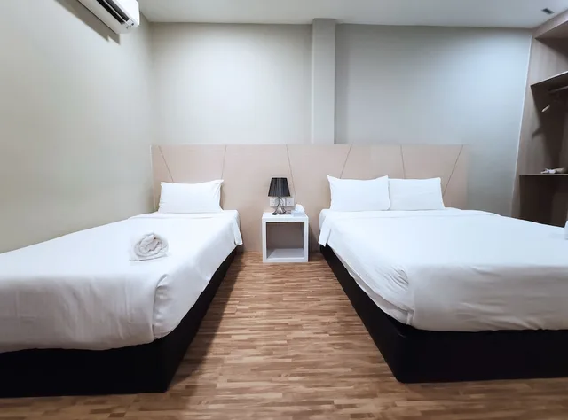 غرفة عائلية ثلاثية بسرير مزدوج وسرير فردي، Princess Hotel Pontian 3/6