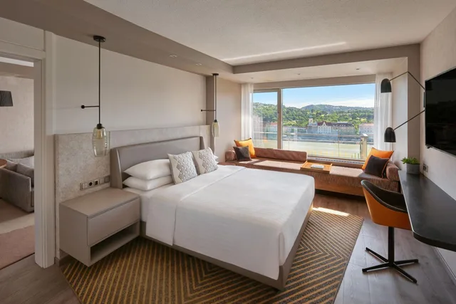 جناح جونيور مع دخول صالة النادي، Budapest Marriott Hotel 5/10