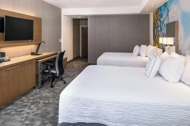 جناح بسريرين كوين مع أريكة، Courtyard By Marriott Detroit Farmington 1/6