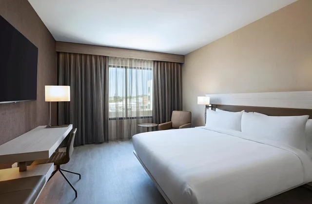 غرفة بسرير كينج بإطلالة على المدينة، Ac Hotel By Marriott Waco Downtown 1/5