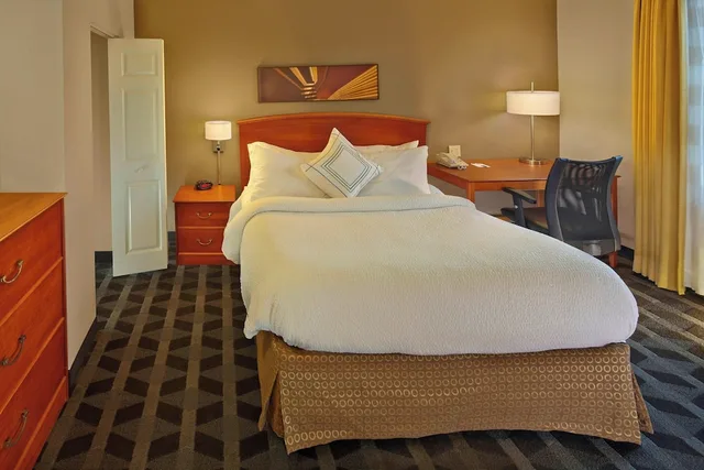 جناح بسريرين مزدوجين بغرفتي نوم لذوي الإعاقة، TownePlace Suites by Marriott Fort Lauderdale Weston 1/4