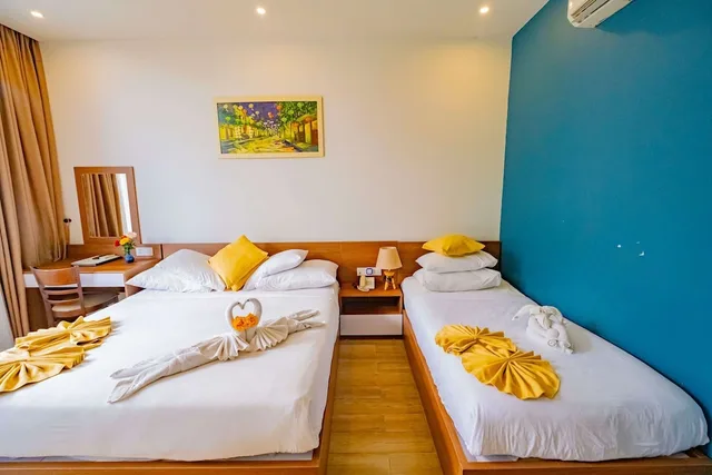 1 Bedroom, Deluxe, Triple, 1 Queen and 1 Single Bed, Hoi An Majestic Villa 5/10