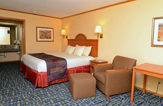 غرفة قياسية بسرير كينج للمدخنين، SureStay by Best Western Kansas City Country Inn North 6/10
