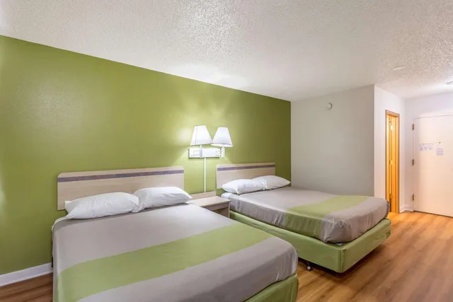 غرفة بسرير كوين، Motel6 Great Falls, MT 2/9