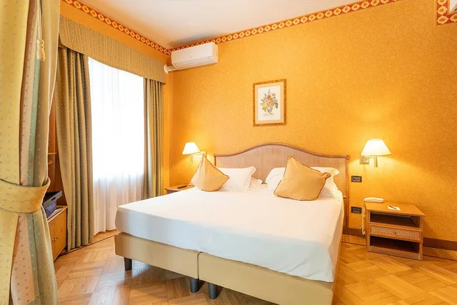 Tower, Suite, King Bed, Sofa، Park Hotel Villa Ariston 1/2