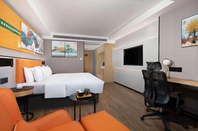 Smart, Premier, King Bed، Microtel by Wyndham Huangshan Tangkou 1/1