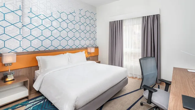 جناح بسرير كينج بغرفة نوم واحدة بمنطقة جلوس، هوليداي إن تبوك(Holiday Inn Tabuk) 6/10