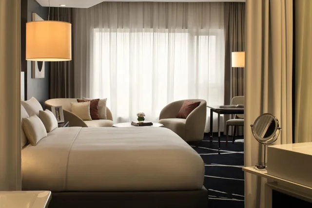 جناح بغرفة نوم واحدة مع دخول الصالة، Radisson Blu Lagos Ikeja 2/6